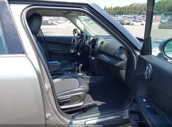 WMZYW3C01L3L21935 2020 MINI COUNTRYMAN Gray Вид салону спереду