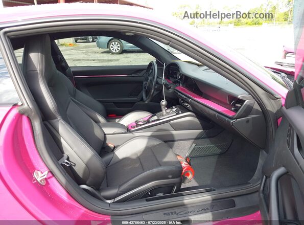 WP0AA2A99PS205681 2023 PORSCHE 911 Pink Widok wnętrza z przodu
