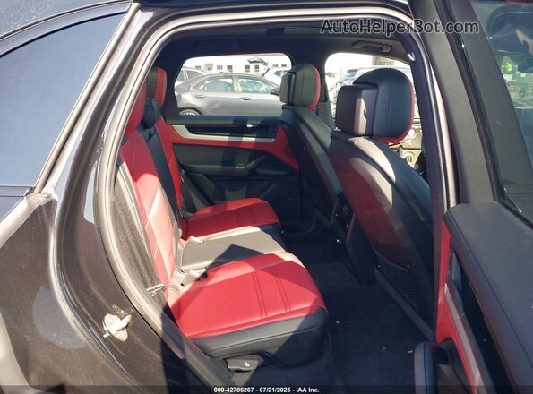 WP1AA2AYXSDA01474 2025 PORSCHE CAYENNE Black Widok naklejki z numerem VIN