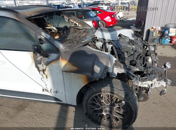 WP1AB2A55HLB15500 2017 PORSCHE MACAN White Սալոնի հետևի տեսք