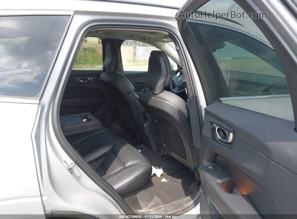 YV4L12RV5P1198905 2023 VOLVO XC60 Silver Vista de la etiqueta del VIN