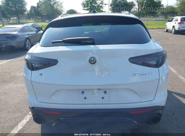 ZASPAKBNXR7D80041 2024 ALFA ROMEO STELVIO Белый 