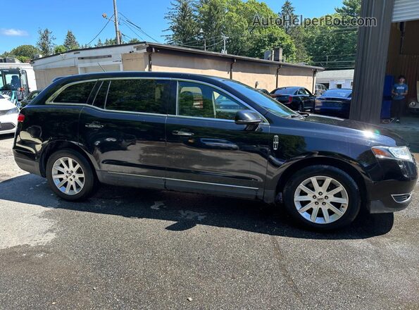 2LMHJ5NK3HBL01668 2017 LINCOLN MKT Black Engine compartment view