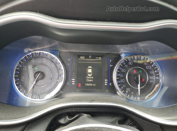 1C3CCCAG2HN504635 2017 CHRYSLER 200 Gray Вид щитка приладів
