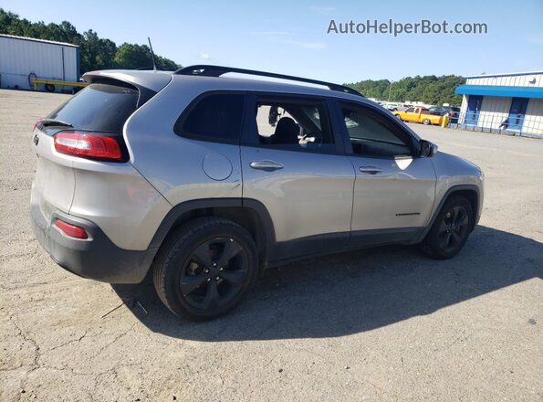 1C4PJLCB5JD519419 2018 JEEP CHEROKEE Silver Հետևի աջ