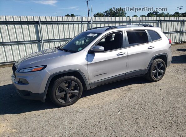 1C4PJLCB5JD519419 2018 JEEP CHEROKEE Silver Առջևի ձախ երեք քառորդ տեսարան