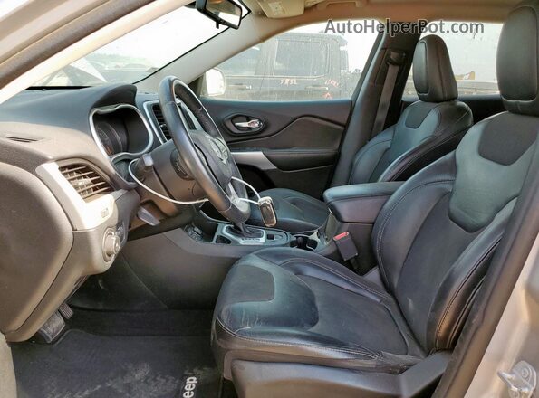 1C4PJLLB3JD621673 2018 JEEP CHEROKEE Серебряный Вид панели приборов