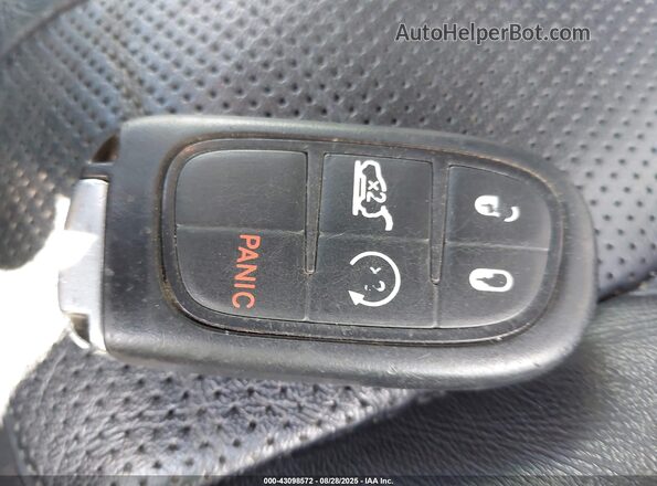 1C4PJMDX5LD593135 2020 JEEP CHEROKEE Black Widok deski rozdzielczej