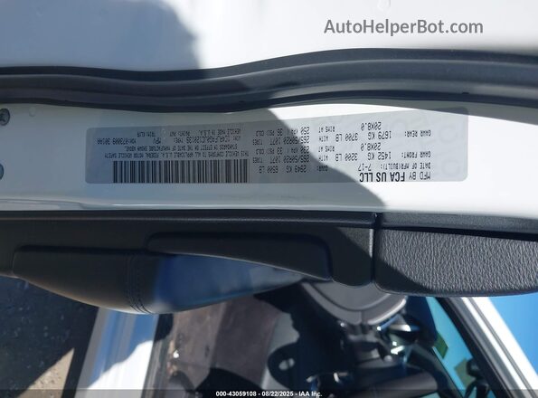 1C4RJFAG0JC120139 2018 JEEP GRAND CHEROKEE White Engine compartment view