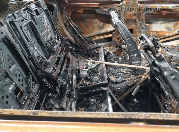 1C4RJFBG2JC127902 2018 JEEP GRAND Burn Rear interior view