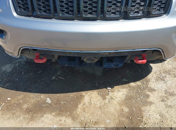 1C4RJFLTXJC502818 2018 JEEP GRAND CHEROKEE Silver Front view
