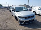 2023 Jeep Grand Cherokee Laredo 4x4 Silver vin: 1C4RJHAG2PC621957