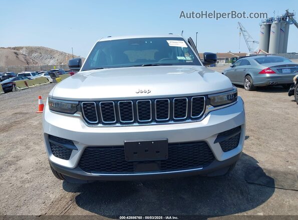 1C4RJHAG6SC268471 2025 JEEP GRAND CHEROKEE Серый Вид задней части салона
