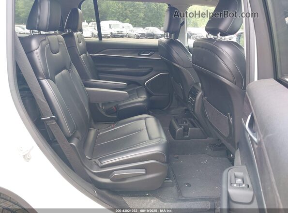 1C4RJKBG1M8135697 2021 JEEP GRAND CHEROKEE L Белый Вид наклейки с VIN-кодом