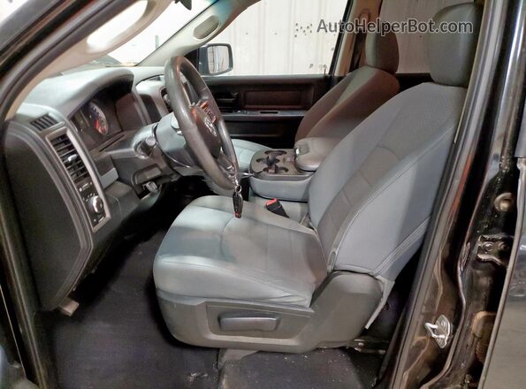 1C6RR6FT1JS325626 2018 RAM 1500 Black Front interior view