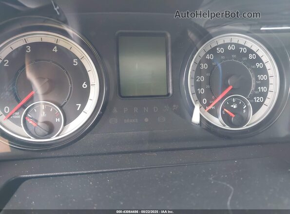 1C6RR6KT2JS219062 2018 RAM 1500 Gray Հետևի նստատեղերի տեսք
