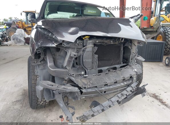 1C6RR6KT2JS219062 2018 RAM 1500 Gray Սարքավորումների վահանակի տեսք