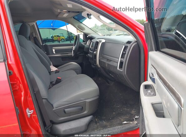 1C6RR6TT8JS143071 2018 RAM 1500 Red Front interior view