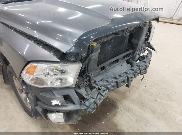 1C6RR7FG1JS282625 2018 RAM 1500 Gray Вид спереду