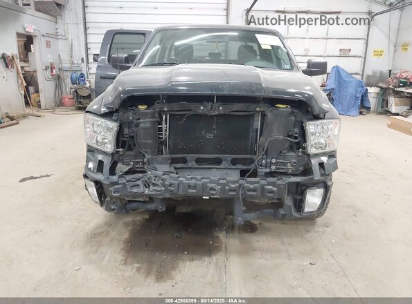 1C6RR7FG1JS282625 2018 RAM 1500 Gray Вид щитка приладів