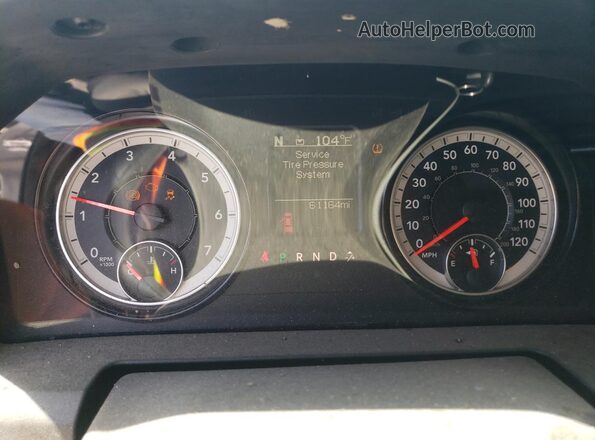 1C6RR7FG2JS264179 2018 RAM 1500 Silver Widok zestawu wskaźników