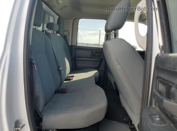 1C6RR7FM1JS276345 2018 RAM 1500 White Vista de los asientos traseros