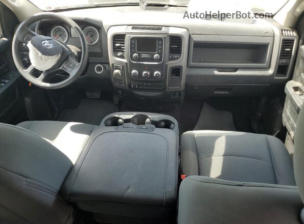 1C6RR7FM1JS276345 2018 RAM 1500 White Vista del salpicadero