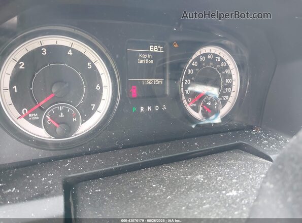 1C6RR7FT6LS100109 2020 RAM 1500 CLASSIC Серебряный Вид задних сидений