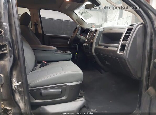 1C6RR7KT1JS271370 2018 RAM 1500 Черный Вид салона спереди
