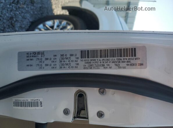 1C6RR7LT3JS101980 2018 RAM 1500 Белый Вид подкапотного пространства