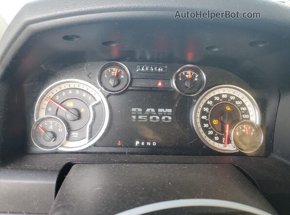 1C6RR7LT6JS108454 2018 RAM 1500 Белый Вид щитка приборов