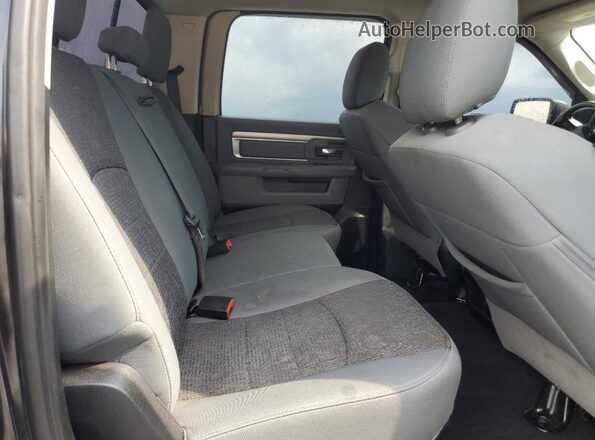 1C6RR7LT6JS252828 2018 RAM 1500 Черный Вид задних сидений