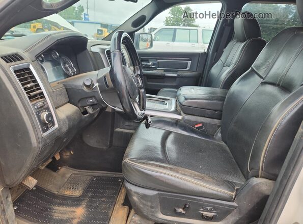 1C6RR7PT5JS203002 2018 RAM 1500 White Front interior view