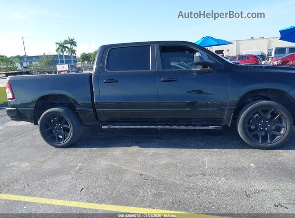 1C6RREFT3MN660559 2021 RAM 1500 Черный Вид задней части салона