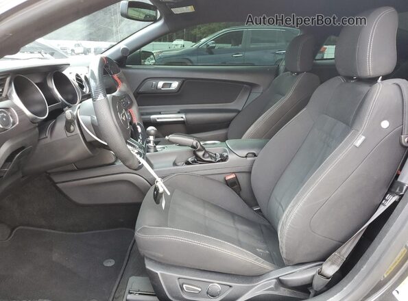 1FA6P8CF1J5116306 2018 FORD MUSTANG Gray Vista interior delantera
