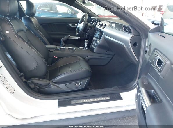 1FA6P8TH7J5115565 2018 FORD MUSTANG White Vista interior delantera