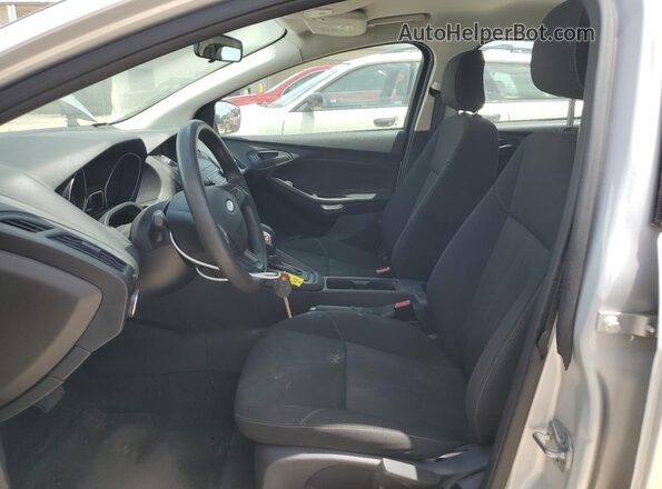 1FADP3E24JL223253 2018 FORD FOCUS Silver Widok wnętrza z przodu
