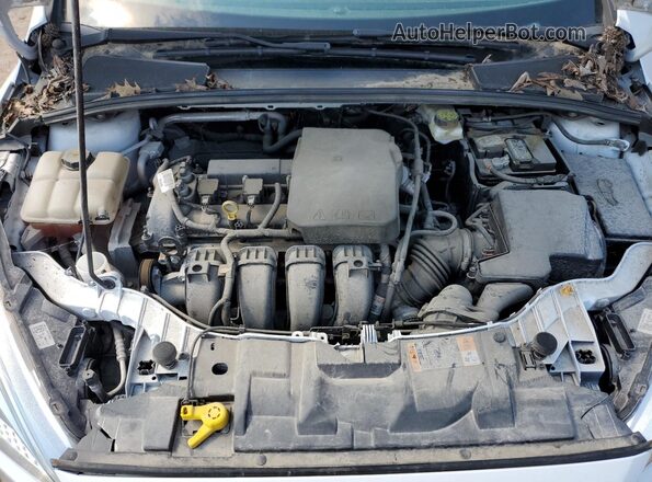 1FADP3F21JL214699 2018 FORD FOCUS White Vista interior trasera