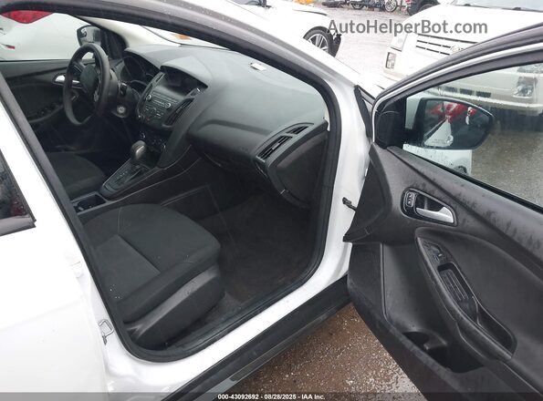 1FADP3F21JL277480 2018 FORD FOCUS White წინა სალონის ხედი