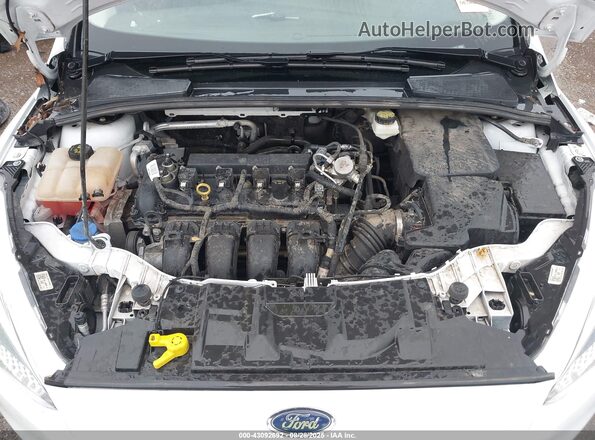 1FADP3F21JL277480 2018 FORD FOCUS White უკანა ხედი