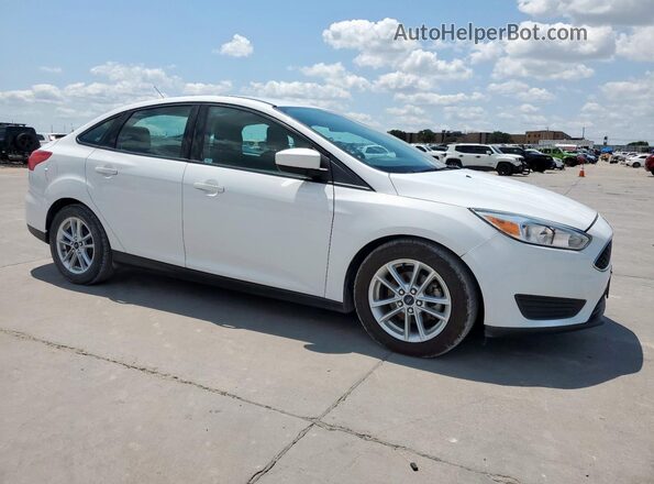 1FADP3F28JL288637 2018 FORD FOCUS White Przód prawy