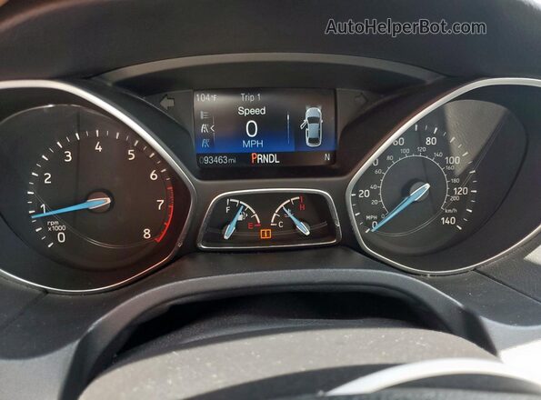 1FADP3F28JL288637 2018 FORD FOCUS White Widok zestawu wskaźników
