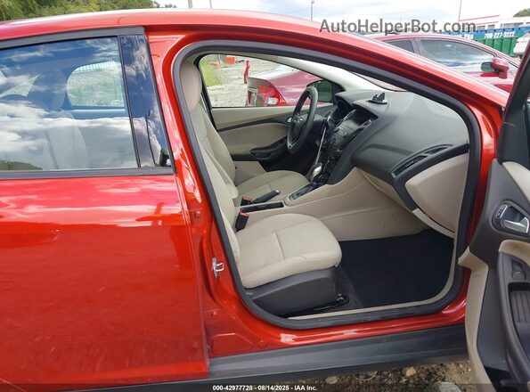 1FADP3F29JL319037 2018 FORD FOCUS Red Front interior view