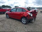 2018 Ford Focus Se Red vin: 1FADP3F29JL319037