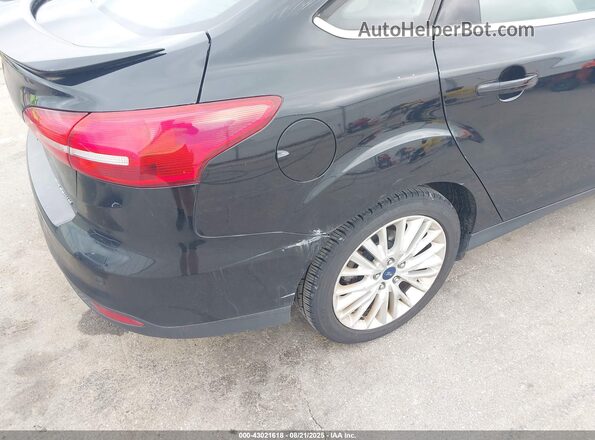 1FADP3J25JL273391 2018 FORD FOCUS Черный 
