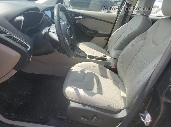 1FADP3R47JL296743 2018 FORD FOCUS Black Widok wnętrza z przodu