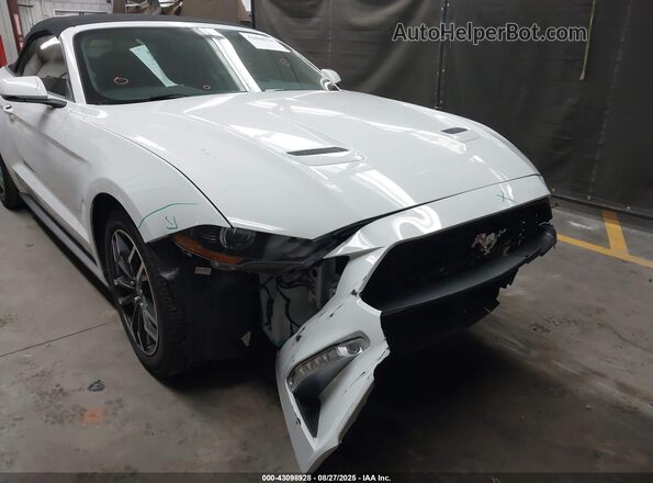 1FATP8UH1J5145274 2018 FORD MUSTANG White Вид спереду