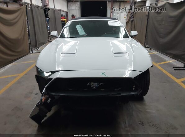 1FATP8UH1J5145274 2018 FORD MUSTANG White Вид щитка приладів