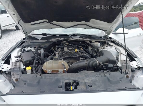 1FATP8UH1J5156467 2018 FORD MUSTANG Белый Вид сзади