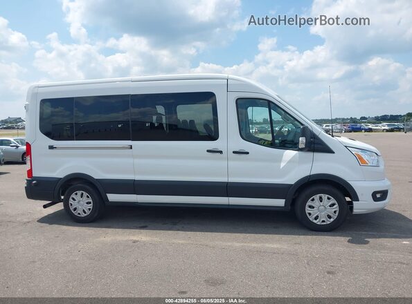 1FBAX2C80LKA43280 2020 FORD PASSENGER Белый Вид задней части салона